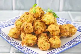 萝卜丸子这样炸又香又脆，原来要多加这两样食材，比肉丸子还好吃视频封面