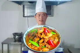 啤酒鸡不会做？大厨教你简单做法，不过油不加水，出锅时满屋飘香视频封面