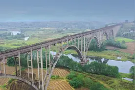 实拍湖南群英渡槽，70年代建成后一直沿用至今，中国厉害了视频封面
