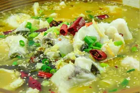 厨师长分享地道酸菜鱼做法，全过程讲解无保留，肉特滑嫩视频封面