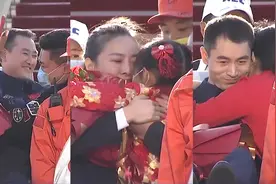航天员下飞机和家属见面集锦：给女儿星星、妻子相拥、儿子送鲜花视频封面