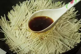 教你懒人面条，不用水煮，做法简单，出锅比大鱼大肉还香