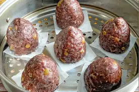 天干物燥肠胃不舒服，一碗赤小豆2勺糯米粉，教你做东北粘豆包视频封面