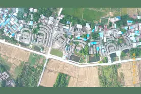 广东农村最团结的七兄弟，建房排满一条马路，太牛了！