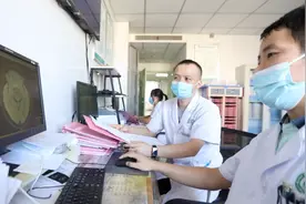 20岁女生长期熬夜致癫痫发作，医生：年轻人多发，生活不规律所致视频封面