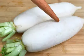 广东人做萝卜汤为什么那么好喝，原来有诀窍，汤汁浓白，营养好喝视频封面