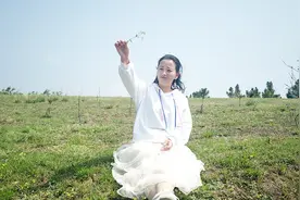 一首《出山》太好听了，有人不知悔改，迷雾中混淆黑白视频封面