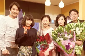 2对夫妻同住一屋檐下，还互换了身份，一部日本漫画改编电影视频封面