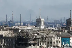 用所有俄俘换2500余守军！泽连斯基180度转变，普京已发现不对劲视频封面