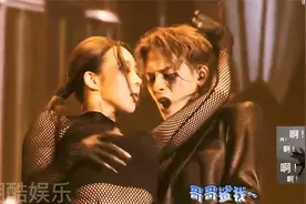 王嘉尔泰国演唱会大秀肌肉，与粉丝贴身热舞@DOU+小助手视频封面