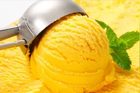 冰激凌最简单靠谱的做法，三个鸡蛋做一大盆，再也不用买着吃了视频封面