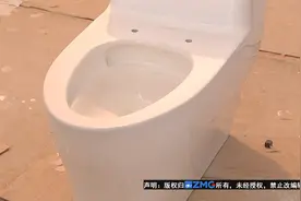 【1818黄金眼】科勒马桶一拆包装  木工弟弟看出误差视频封面