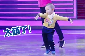 那些奶奶带大的孩子：两岁萌娃嗨跳广场舞，销魂舞姿瞬间征服全场