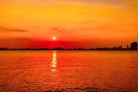 打卡许州131天！黄昏是白天与黑夜的交界，教人不舍，袭人欲醉！视频封面