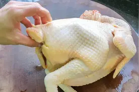 客家人吃鸡最有一套，3斤鸡冷天这样做一锅，一开锅盖看到流口水视频封面