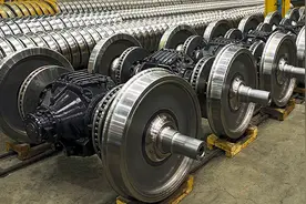 高铁为什么能跑那么快？看看轮子的制造过程，没想到工序如此繁琐视频封面