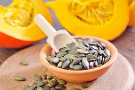 体内长蛔虫，肚子疼痛，“肠虫清”来一把，赶跑肠道寄生虫