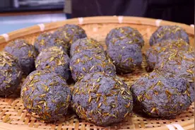 老刘用了20年腌制皮蛋的方法，用料配方告诉你，干净卫生零添加！视频封面