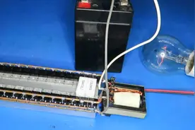 利用30个IRF3205制造2000W逆变器。视频封面