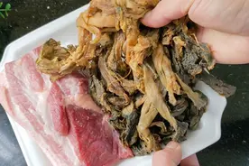 五花肉加一把梅菜，这做法广东人百吃不腻，爽口好吃，待客倍有面