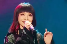 张韶涵爆改神曲《典狱司》，戏腔一出威震四方，台下汪峰都听懵了视频封面