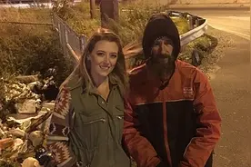 情侣街拍流浪汉卖惨博同情，诈骗捐款获利百万，最后结局大快人心视频封面