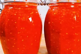 想吃辣椒酱不用买，用70岁老奶奶方法教你在家做，配方技巧告诉你