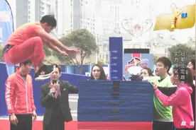 苏炳添成“空中飞人”！无热身立定跳高1米45，惊呆全场！视频封面