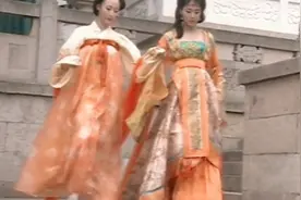 以前丫鬟小姐根本不用靠旁白说明！站在一起观众一眼就能看出来！视频封面