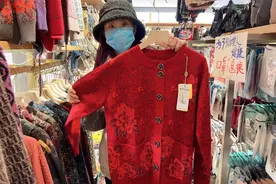 姥姥生日小两口送啥？买点肉馅回家包馄饨，小多自己就吃了25个？