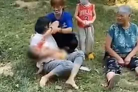 郑州1岁男童16楼坠亡，母亲抱遗体崩溃哭吼：我不想抱我害怕！视频封面