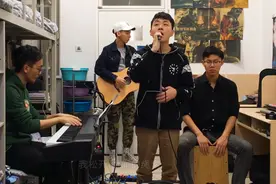班里仅有的4个男生，想不到都是王者，宿舍神级翻唱《大鱼》走红视频封面