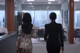 女总裁走路气场对比，陈数最霸气，张雨绮脖子以下全是腿！视频封面