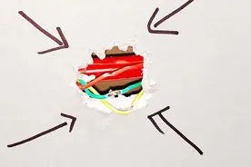 墙里电线打破皮了怎么办？这个方法不用缠胶布，还能多用一个插座