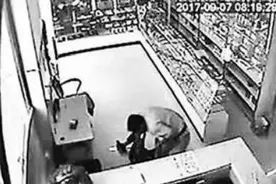 救人一命反成被告？做心肺复苏压断老人12根肋骨 法院这样判！视频封面