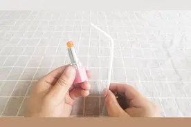 口红用完加个吸管太秒了，人人出门都需要视频封面