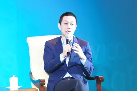蔚来首款轿车亮相上海车展，李斌：一键加电像叫外卖一样方便视频封面