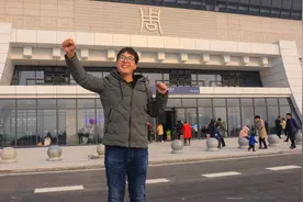 周口高铁去郑州早班车，末班车你知道几点吗？小猪在现场告诉你视频封面