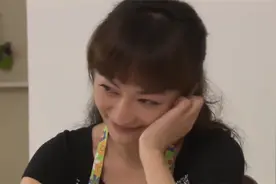 影视：美女暗恋农村大叔，没想到大叔太老实，美女只好主动出击视频封面