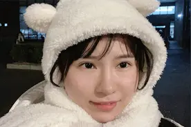 在北大vlog12 下雪啦，我戴着白色的帽子，在想你视频封面