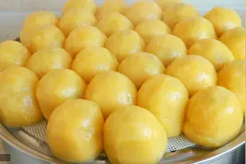 想吃粘豆包不用出去买了，告诉你和面比例和做法，筋道好吃不塌锅