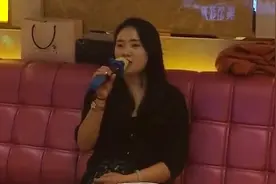 超级嗨！美女KTV演唱这首《舞女》太有魔性了，网友：个个是人才