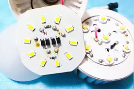 LED灯一闪一闪的，是这里出了问题，随便修修，再用2年也没有问题视频封面