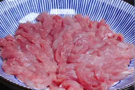 炒猪肉时，切记不要直接下锅炒，教你好吃做法，鲜嫩入味，太香了