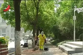 许小英代表：工伤保险年龄上限可否提高？