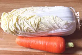 过年就馋这道菜，白菜和胡萝卜，扔开水里简单一煮，比吃肉都过瘾视频封面