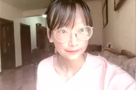 20岁女陪玩介绍自己的职业，这是一个很正经的职业，却被大家误解视频封面