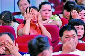 原唱都不敢唱第二遍的歌！却被8岁男孩唱的撕心裂肺，唱哭全场！