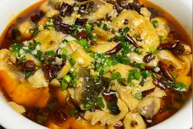 水煮鱼片的家常做法，鱼片嫩滑鲜香没有腥味，开胃下饭做法简单