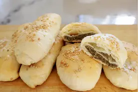 稻香村牛舌饼 传统中式酥皮点心 芝麻椒盐牛舌饼视频封面